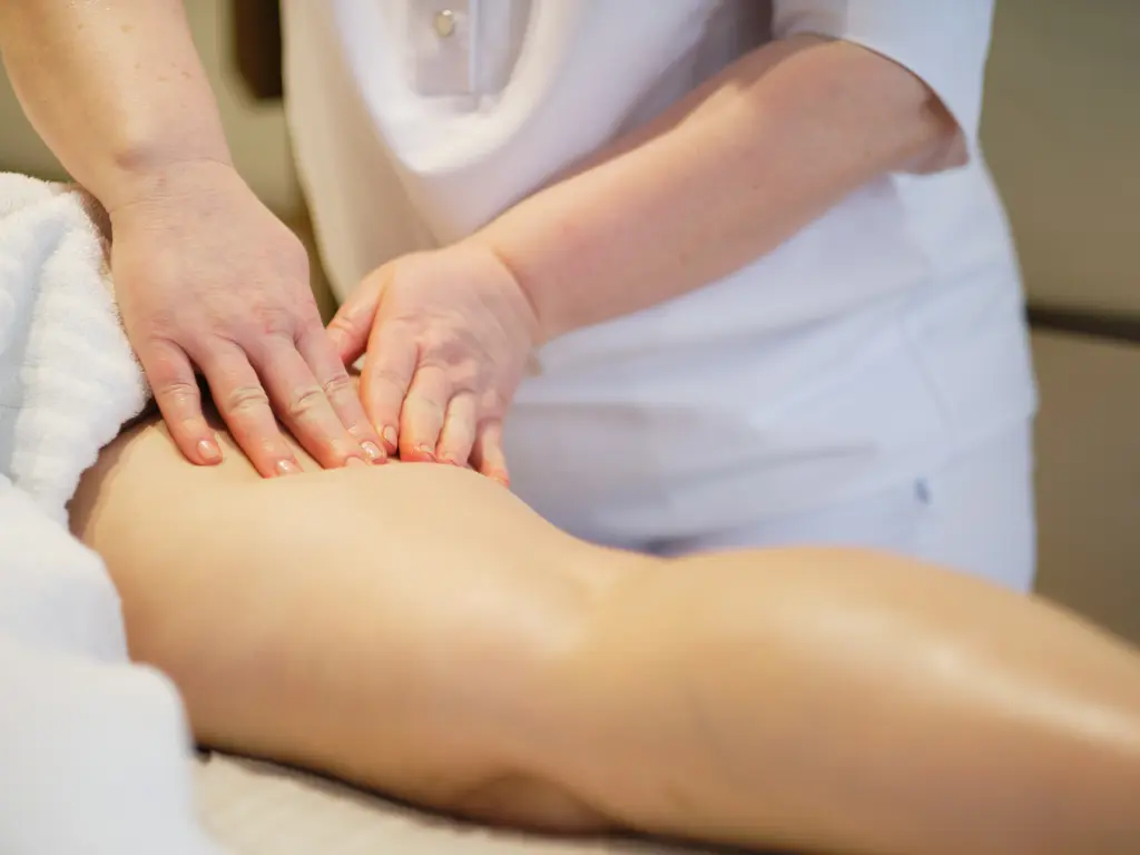 Massage manuel amincissant, anticellulite Massage manuel amincissant, anticellulite